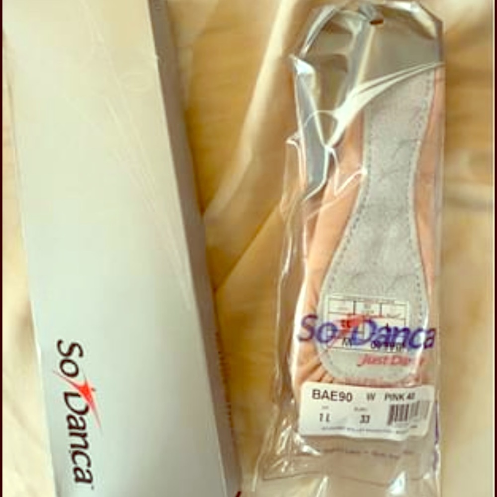 Girls SoDanca ballet shoes size 1